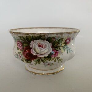 Royal Albert Celebration Open Sugar Bowl Bone China 1970 3.75" Gold Rim Vintage